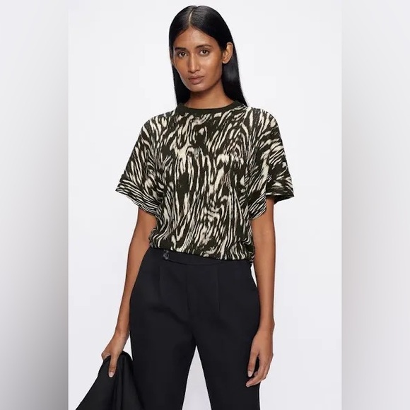 Ted Baker Veria Zebra Print Short Sleeve Shirt Size 10/12 - Picture 1 of 5
